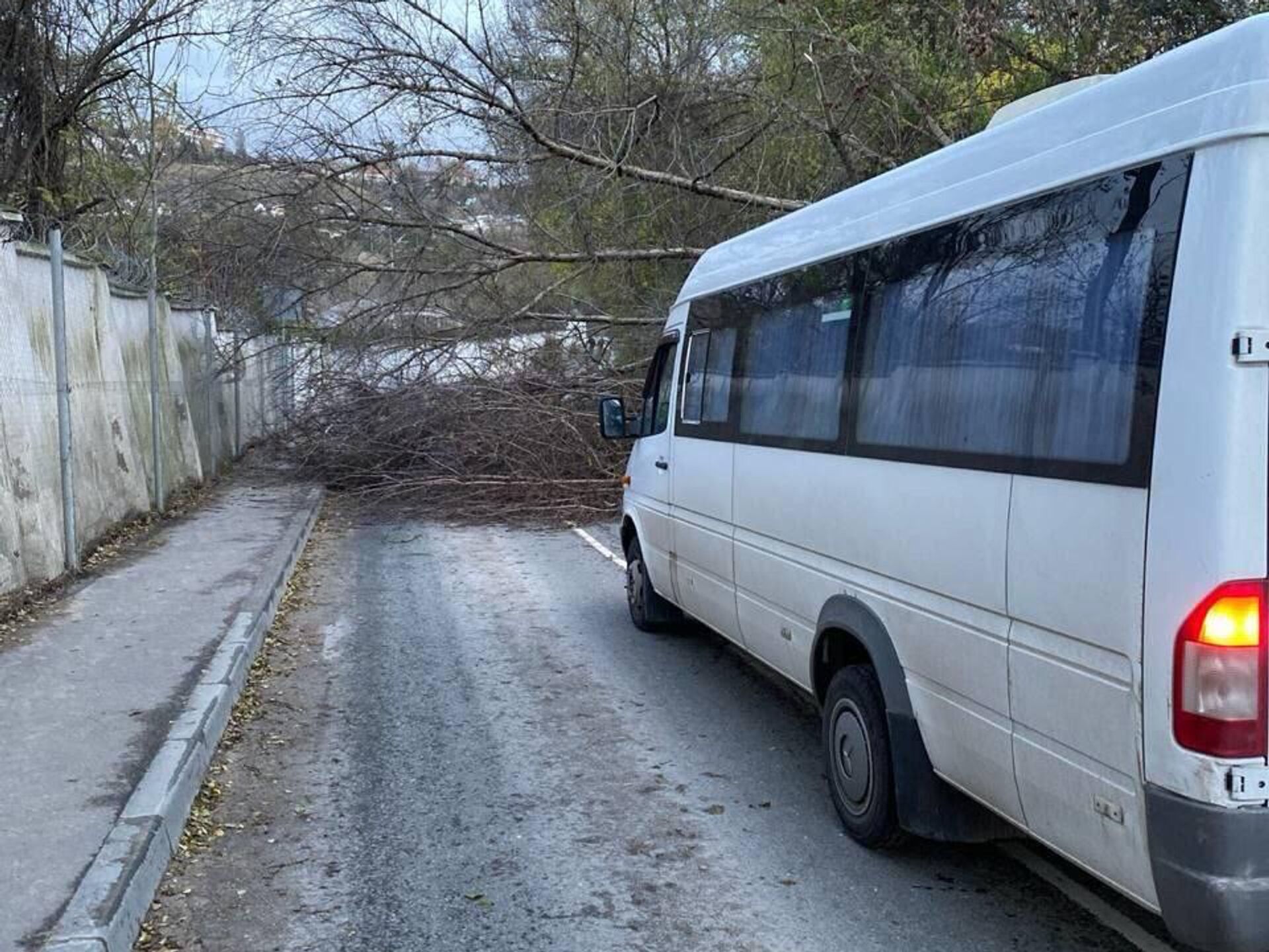 В Севастополе перебои в движении транспорта - РИА Новости Крым, 27.11.2023