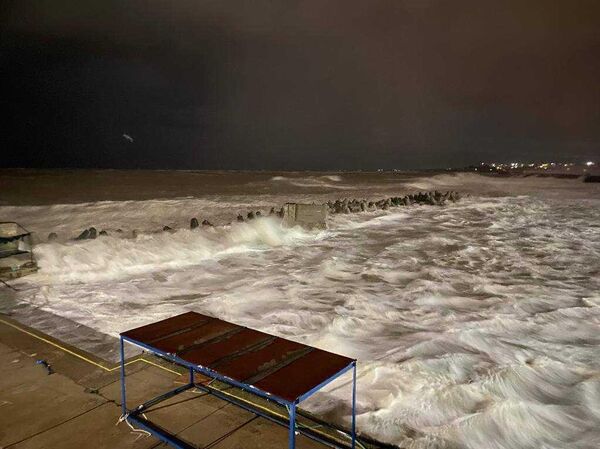 Шторм в севастопольской бухте