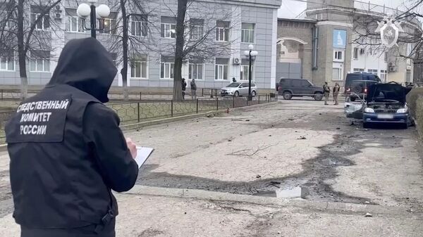 Место взрыва автомобиля в Луганске. 6 декабря 2023