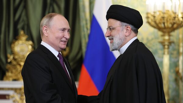 Встреча президента России Владимира Путина и президента Ирана Эбрахима Раиси