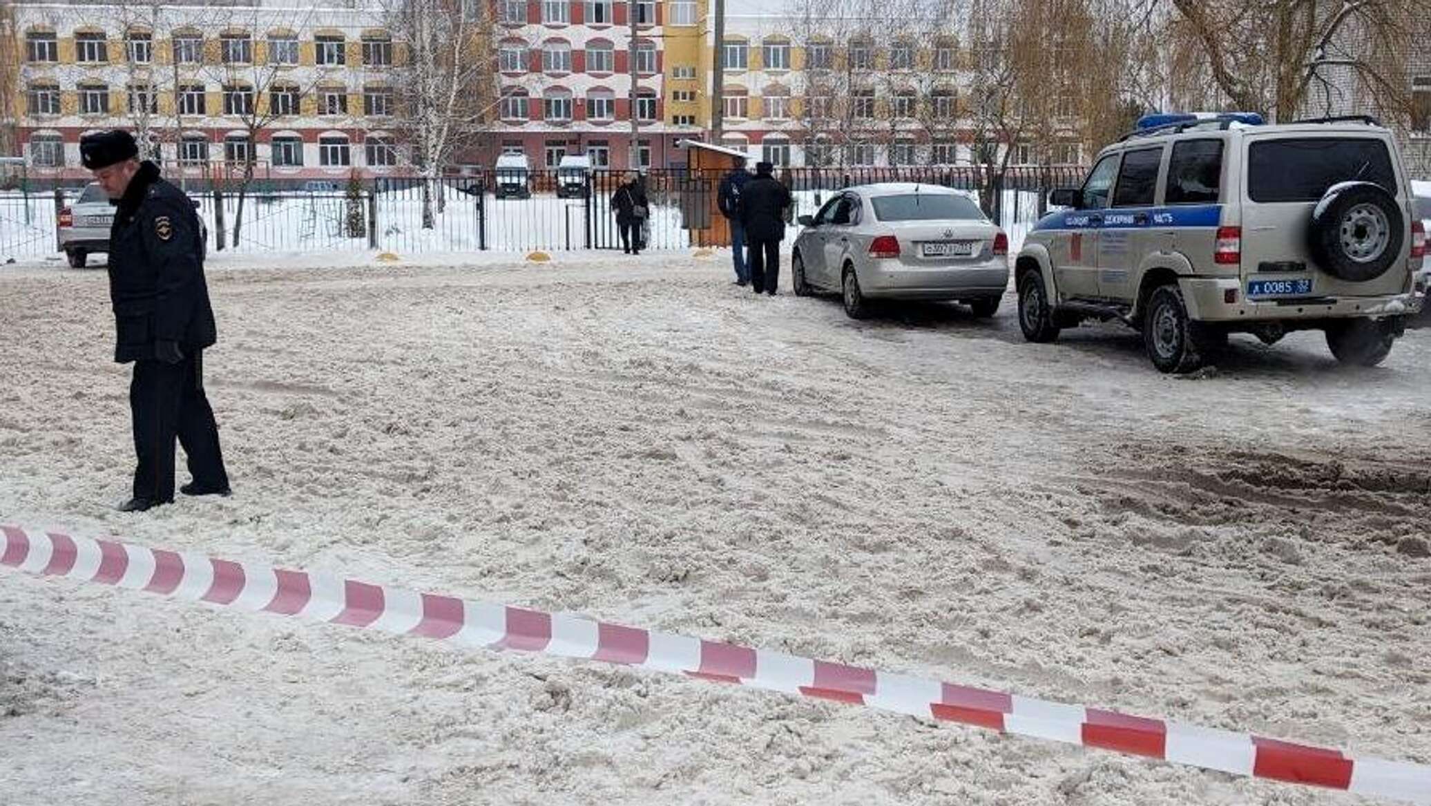 Брянской гимназии стрельба. Стрельба в Брянской школе. Стрельба в гимназии Брянска. Брянск стрельба в школе. Гимназия 5 Брянск стрельба.