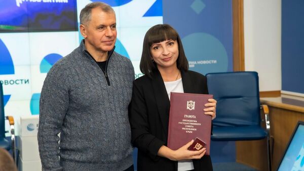 Награждение сотрудников РИА Новости Крым в  связи с десятилетием МИА Россия Сегодня