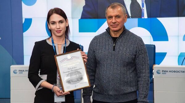 Награждение сотрудников РИА Новости Крым в  связи с десятилетием МИА Россия Сегодня