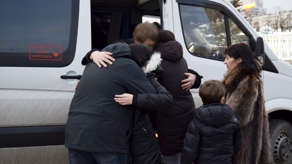 После 2 лет разлуки детей удалось вернуть из Украины родителям в Белгородскую область