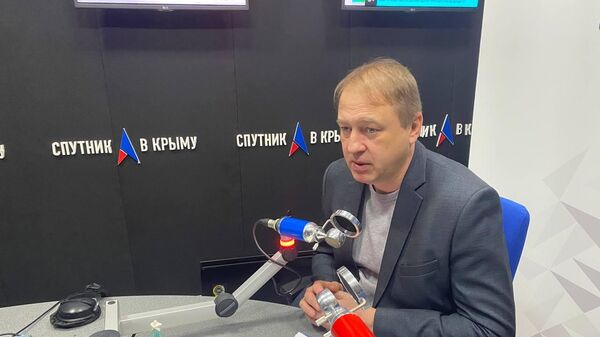 Антон Лясковский в студии радио Спутник в Крыму 