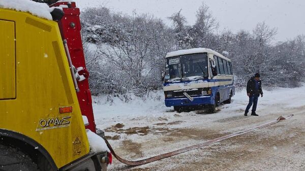 Ситуация на дорогах Севастополя из-за снегопада