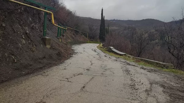 На участке автомобильной дороги Алушта – Рабочий Уголок прекращено движение всех видов транспорта