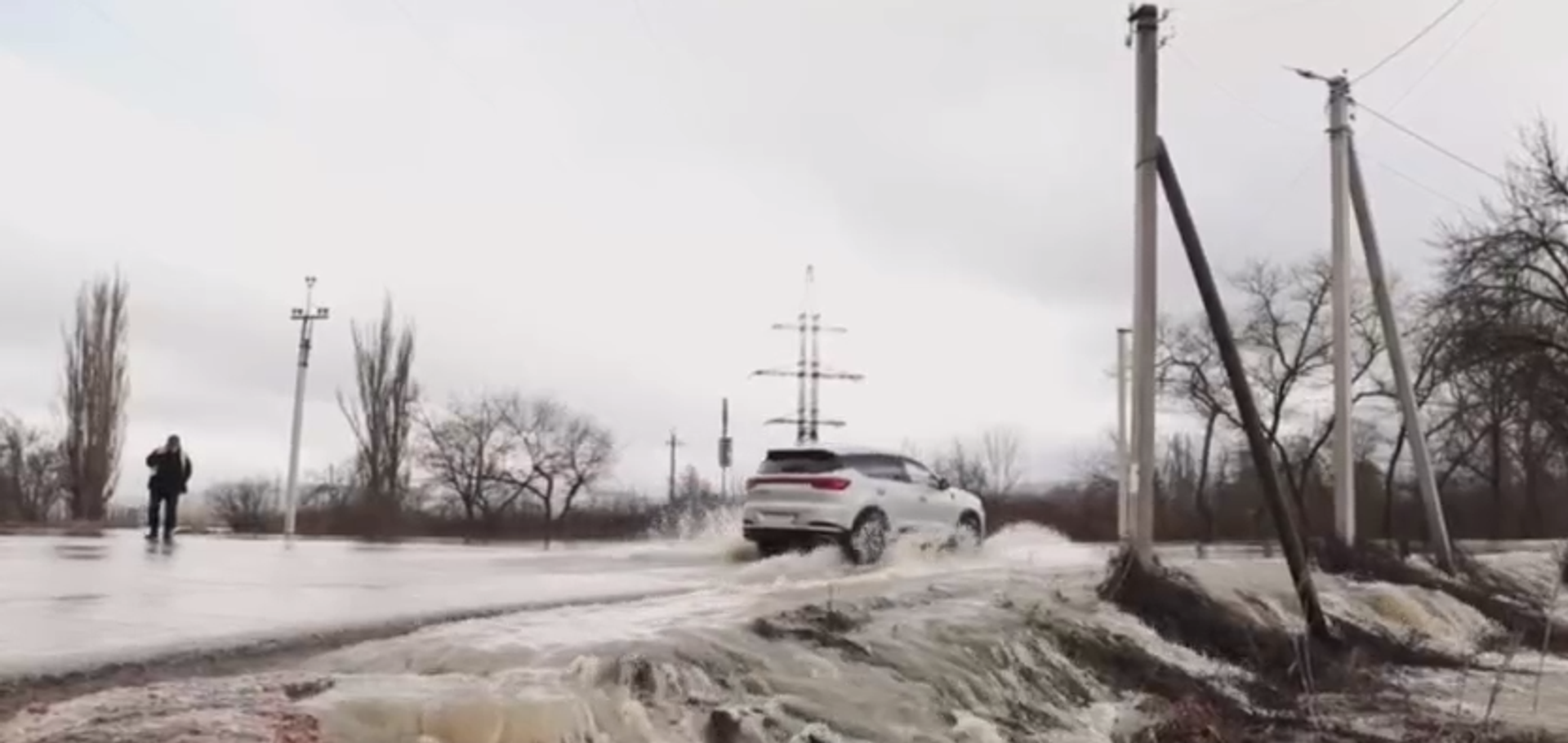 Дома ушли под воду: ситуация в Севастополе после паводка на реке Черная -  РИА Новости Крым, 19.01.2024