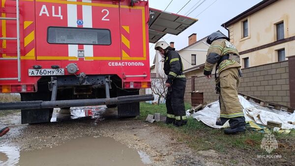 В Севастополе спасатели МЧС России ликвидировали последствия паводка