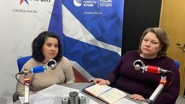  Евгения Руева и Анастасия Омельченко в студии радио Спутник в Крыму