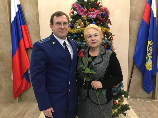 Валентина Федоровна с сыном Евгением Валентина Федоровна с сыном Евгением