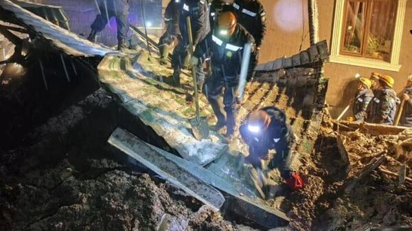 На месте сошедшей оплывины в г.Алматы продолжаются аварийно-спасательные работы