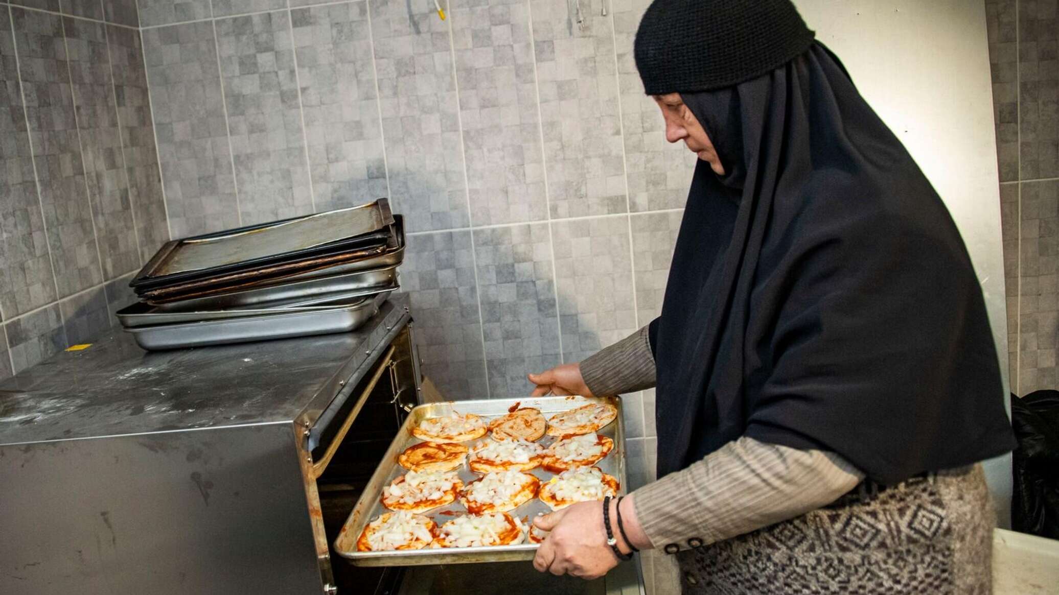 Хлебом и словом: как женский монастырь помогает бойцам СВО на Херсонщине -  РИА Новости Крым, 08.03.2024