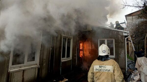 Ликвидация пожара в жилом доме в поселке Малый Маяк под Алуштой
