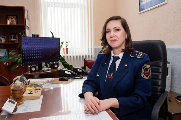 Елена Юрьевна на рабочем месте Елена Юрьевна на рабочем месте