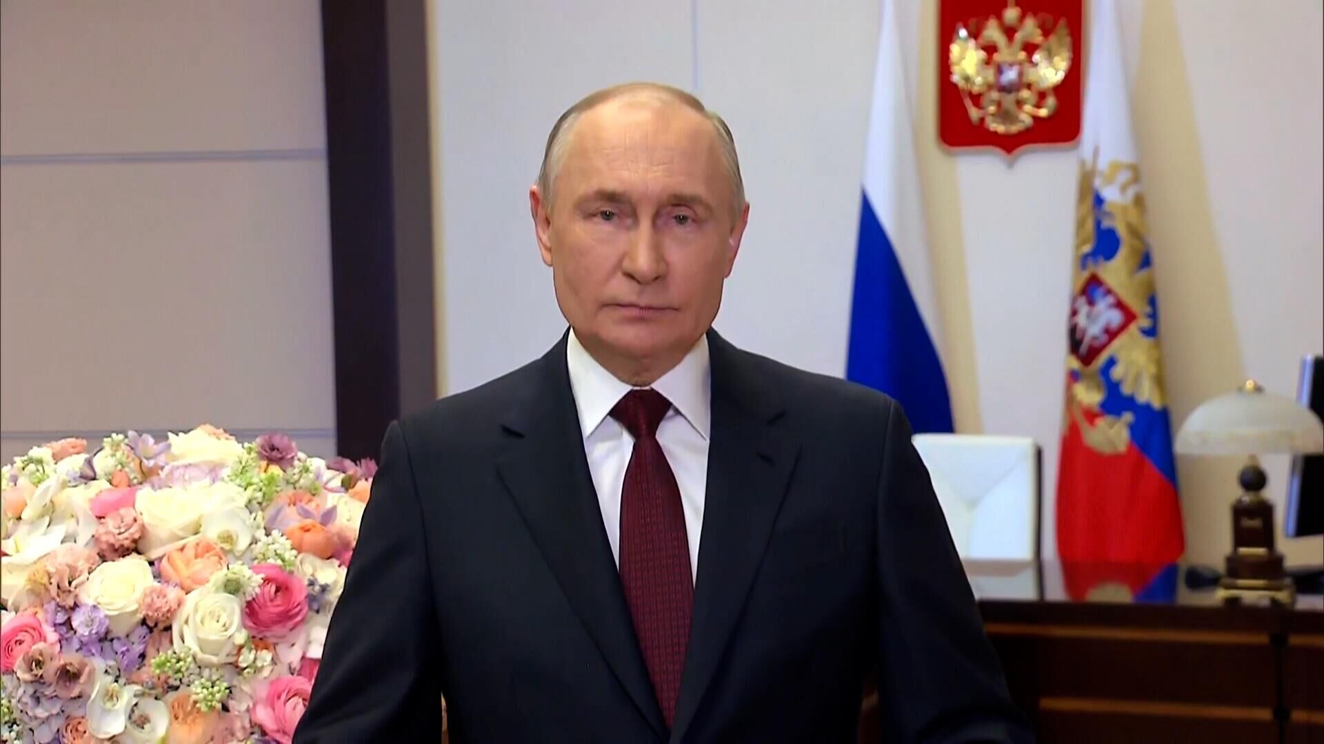 Президент России Владимир Путин поздравил россиянок с 8 Марта - РИА Новости, 1920, 08.03.2024