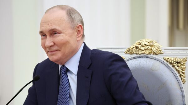 Президент РФ В. Путин встретился с победителями конкурса управленцев Лидеры России