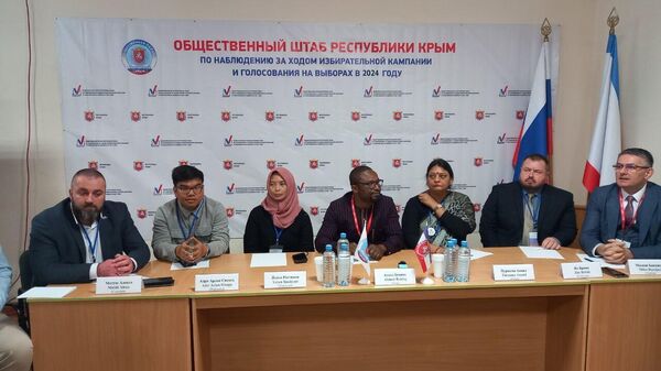 Международным наблюдателям показали, как работает крымский Центр общественного наблюдения за выборами
