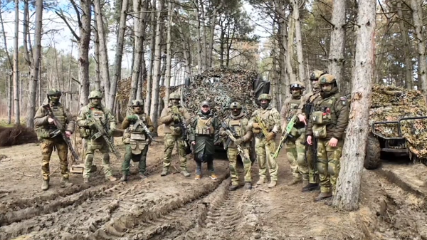 Бойцы спецоперации из Крыма поздравили земляков с 10-летием возвращения в Россию
