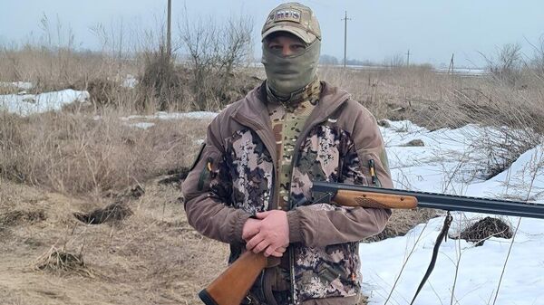 Боец добровольной народной дружины из охотничьего ружья сбил вражеский дрон в Курской области