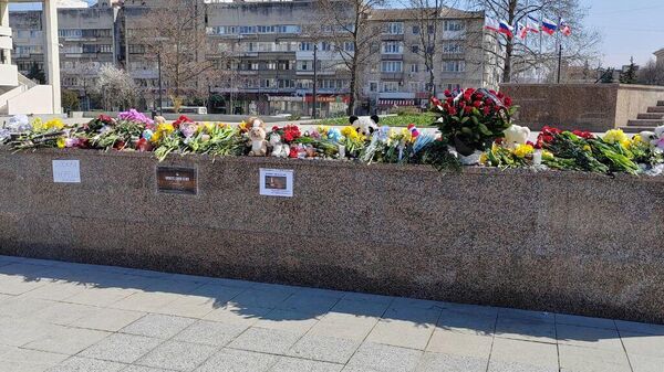 В Симферополе  организован стихийный мемориал в память о жертвах теракта в Крокус Сити Холле