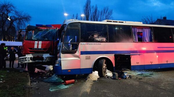 В Пятигорске автобуса столкнулся со спецавтомобилем пожарной охраны