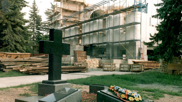 Строительство собора Александра-Невского в Симферополе. Июнь 2005 года