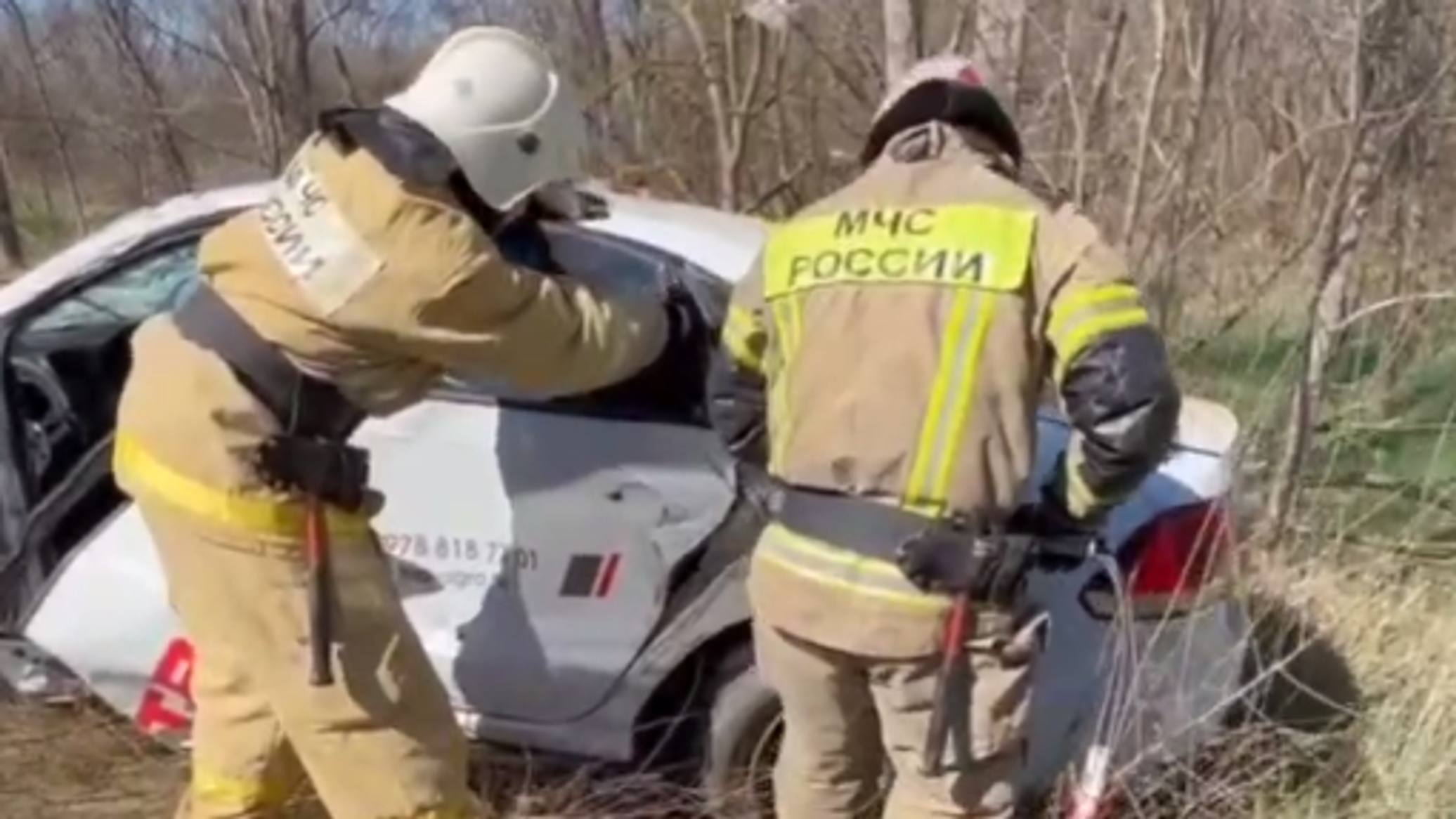 Легковушка слетела в кювет под Джанкоем: водителя зажало в салоне - РИА  Новости Крым, 05.04.2024