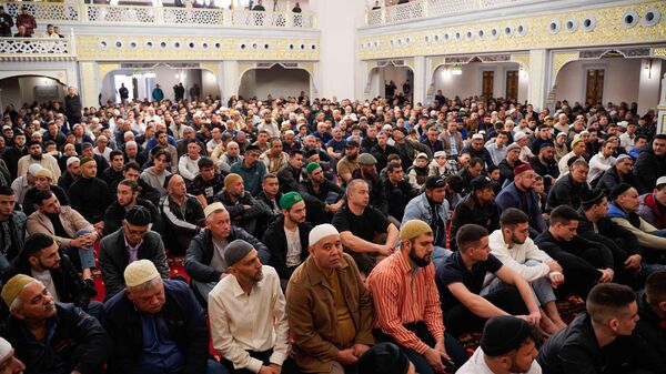 Праздничный намаз в Соборной мечети Крыма