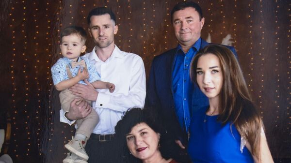Леонид Донцов со своей семьей