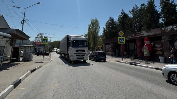 В Севастополе грузовик с прицепом сбил пенсионерку на пешеходном переходе