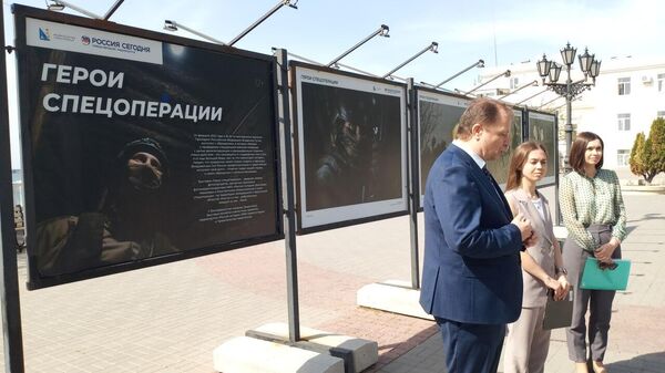 В центре Севастополя открыли фотовыставку Герои спецоперации