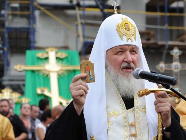 Патриарх Московский и всея Руси Кирилл освящает накупольные кресты для строящегося Кафедрального собора в честь святого князя Александра Невского в Симферополе. Патриарх Московский и всея Руси Кирилл освящает накупольные кресты для строящегося Кафедрального собора в честь святого князя Александра Невского в Симферополе.