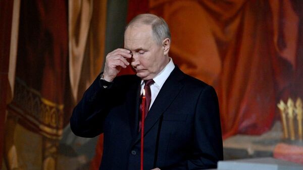 Путин поздравил православных с праздником Пасхи