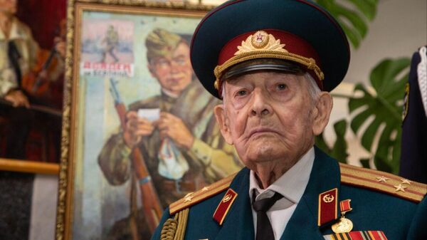 В Государственном Совете Крыма открылась выставка ветерана Великой Отечественной войны Нинеля Солопова.