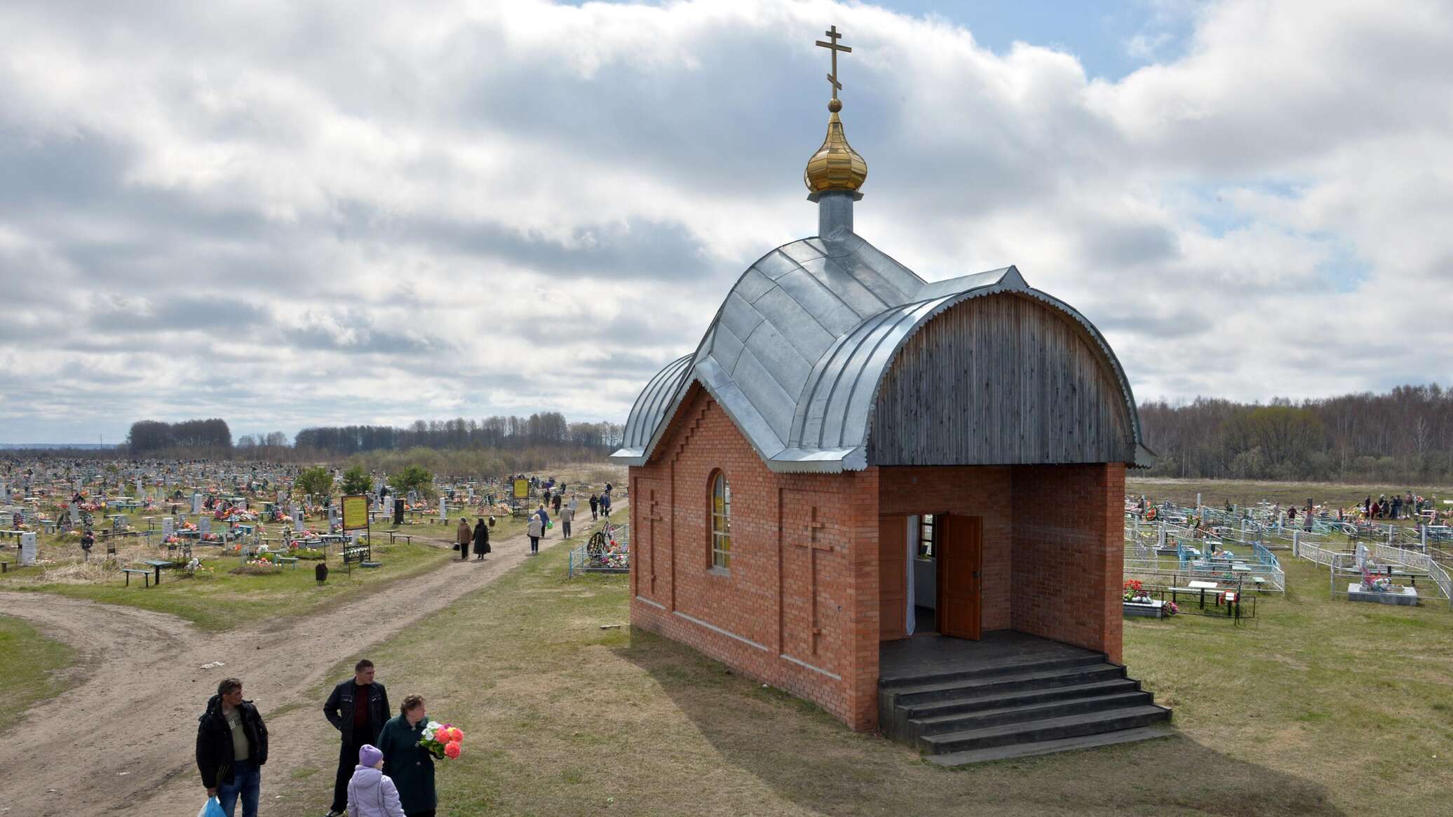 День поминовения и милостыни: что можно и нельзя делать на Радоницу - РИА  Новости Крым, 14.05.2024