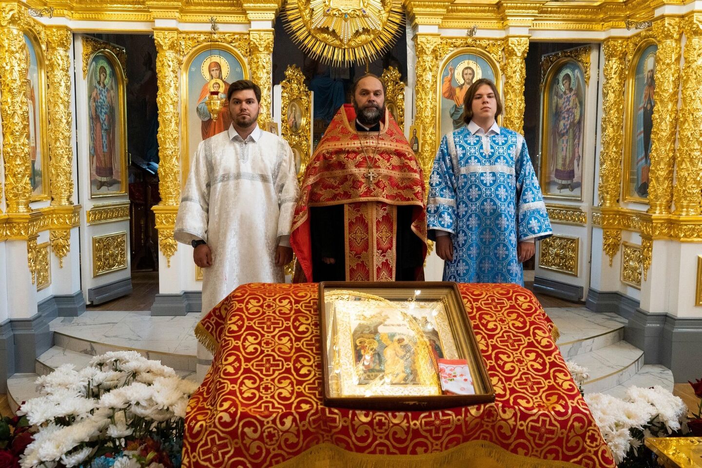 Священник Иоанн Шимон и его два сына - Константин и Александр Священник Иоанн Шимон и его два сына - Константин и Александр