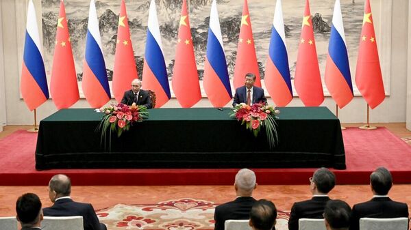 Президент России Владимир Путин и президент Китая Си Цзиньпин