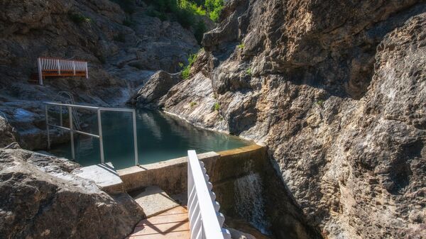 В Крыму открыли обновленный турмаршрут на Арпатских водопадах