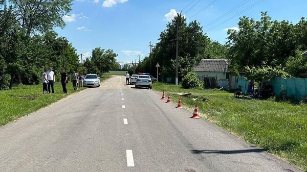 На месте гибели ребенка при выпадении из трактора в Адыгее