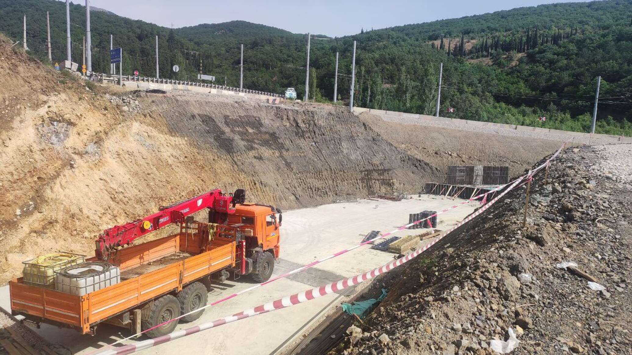 Серпантина не будет: дорогу на Ялту выпрямляют и 