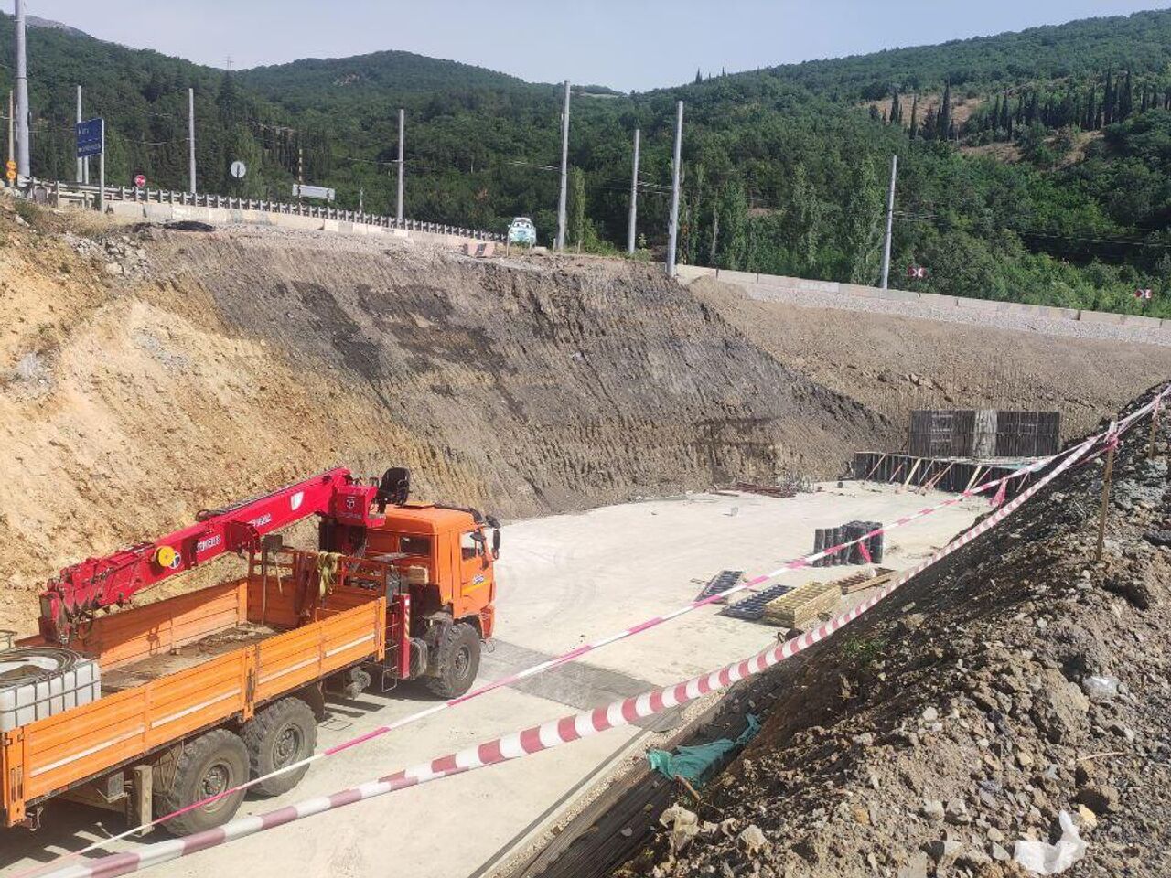 Серпантина не будет: дорогу на Ялту выпрямляют и 