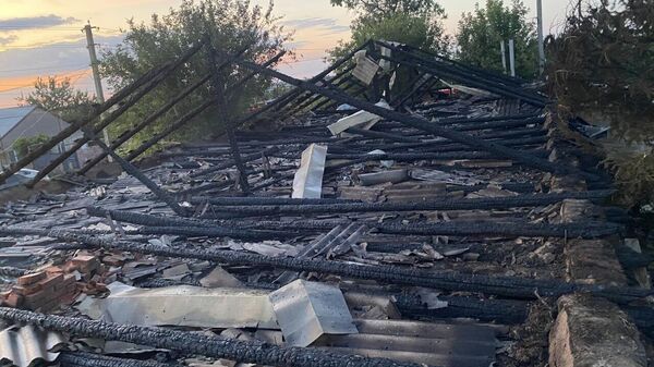 Последствия пожара в Красноперекопском районе Крыма из-за искры сварки