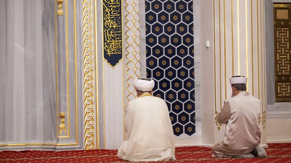 Муфтий России Равиль Гайнутдин посетил Соборную мечеть в Симферополе