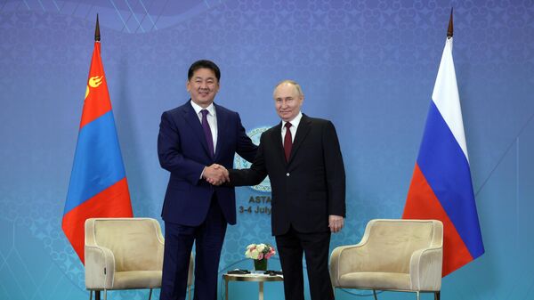 Президент РФ Владимир Путин и президент Монголии Ухнагийн Хурэлсух