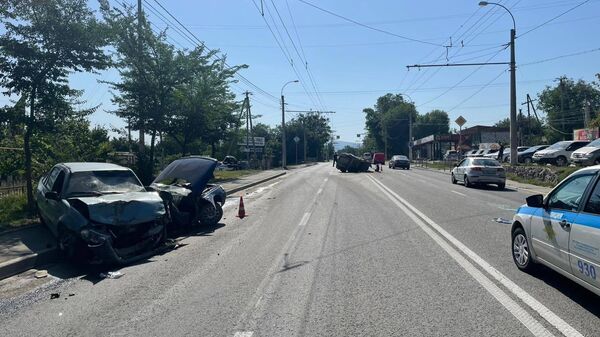 В крупной аварии на трассе под Симферополем  пострадали двое водителей