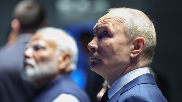 Президент Владимир Путин и премьер-министр Индии Нарендра Моди посетили ВДНХ