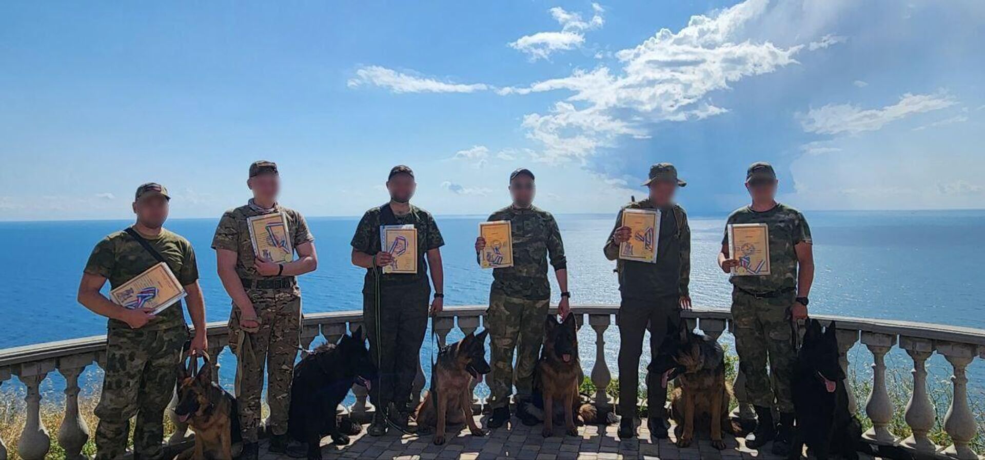 В Севастополе обучили подразделение военных кинологов для работы в зоне спецоперации - РИА Новости, 1920, 10.07.2024