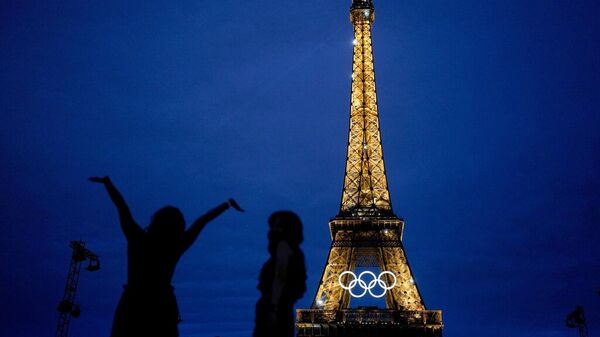 Эйфелева башня перед летними Олимпийскими играми 2024 года