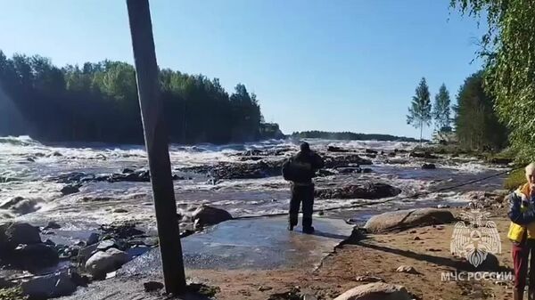 В Карелии на Беломорско-Балтийском канале прорвало дамбу